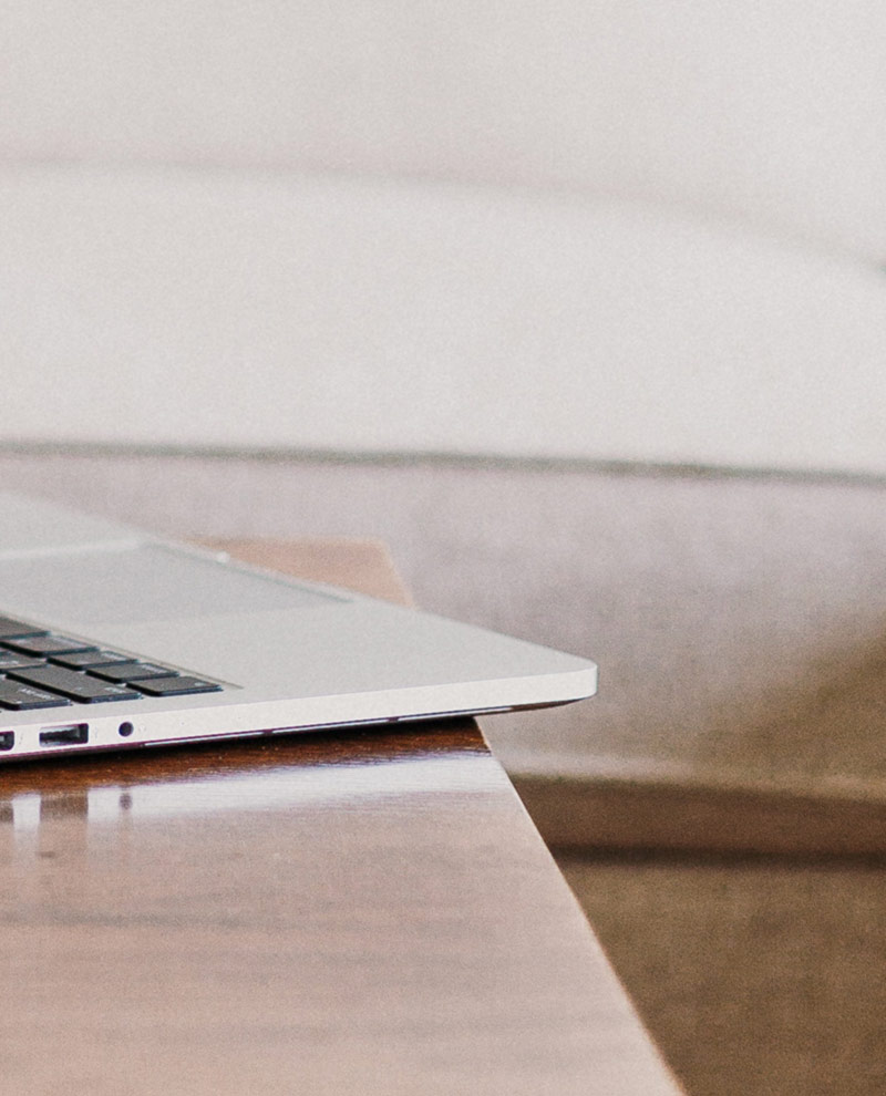 Silver laptop - Image 5